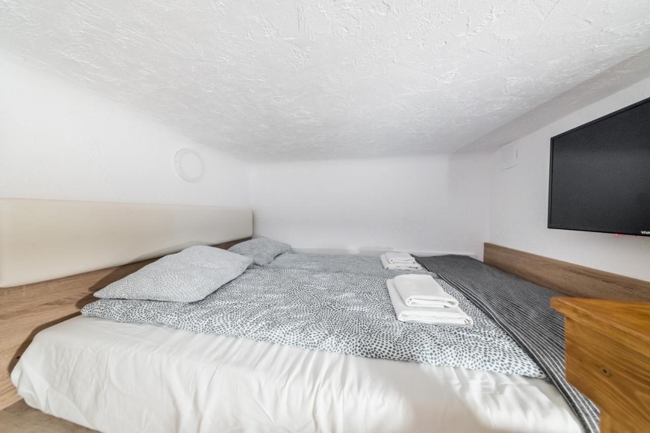 Micro Apartments 2,5 Qm - Najmniejsze Apartamenty Swiata 2,5 Mkw Krakow Luaran gambar