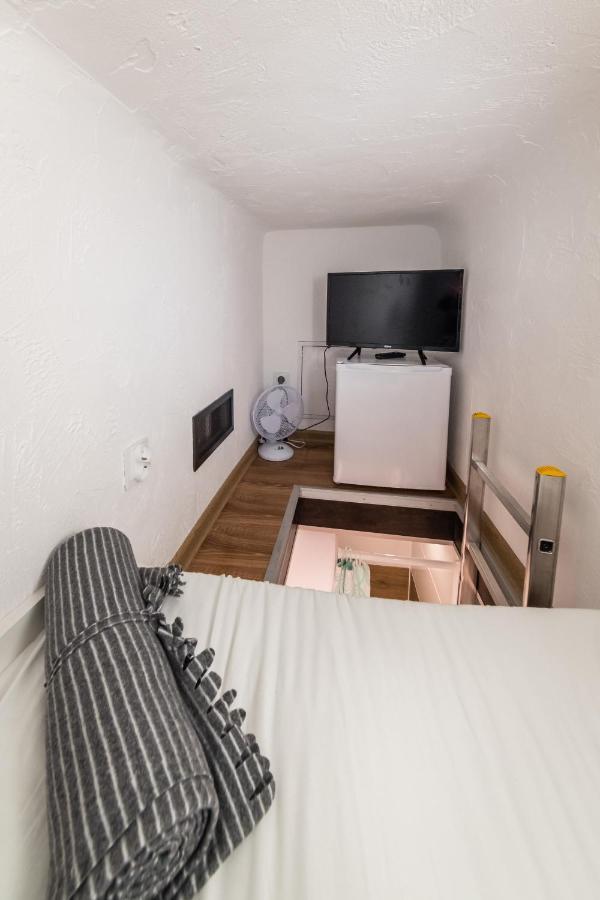 Micro Apartments 2,5 Qm - Najmniejsze Apartamenty Swiata 2,5 Mkw Krakow Luaran gambar