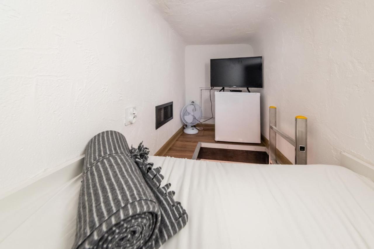 Micro Apartments 2,5 Qm - Najmniejsze Apartamenty Swiata 2,5 Mkw Krakow Luaran gambar